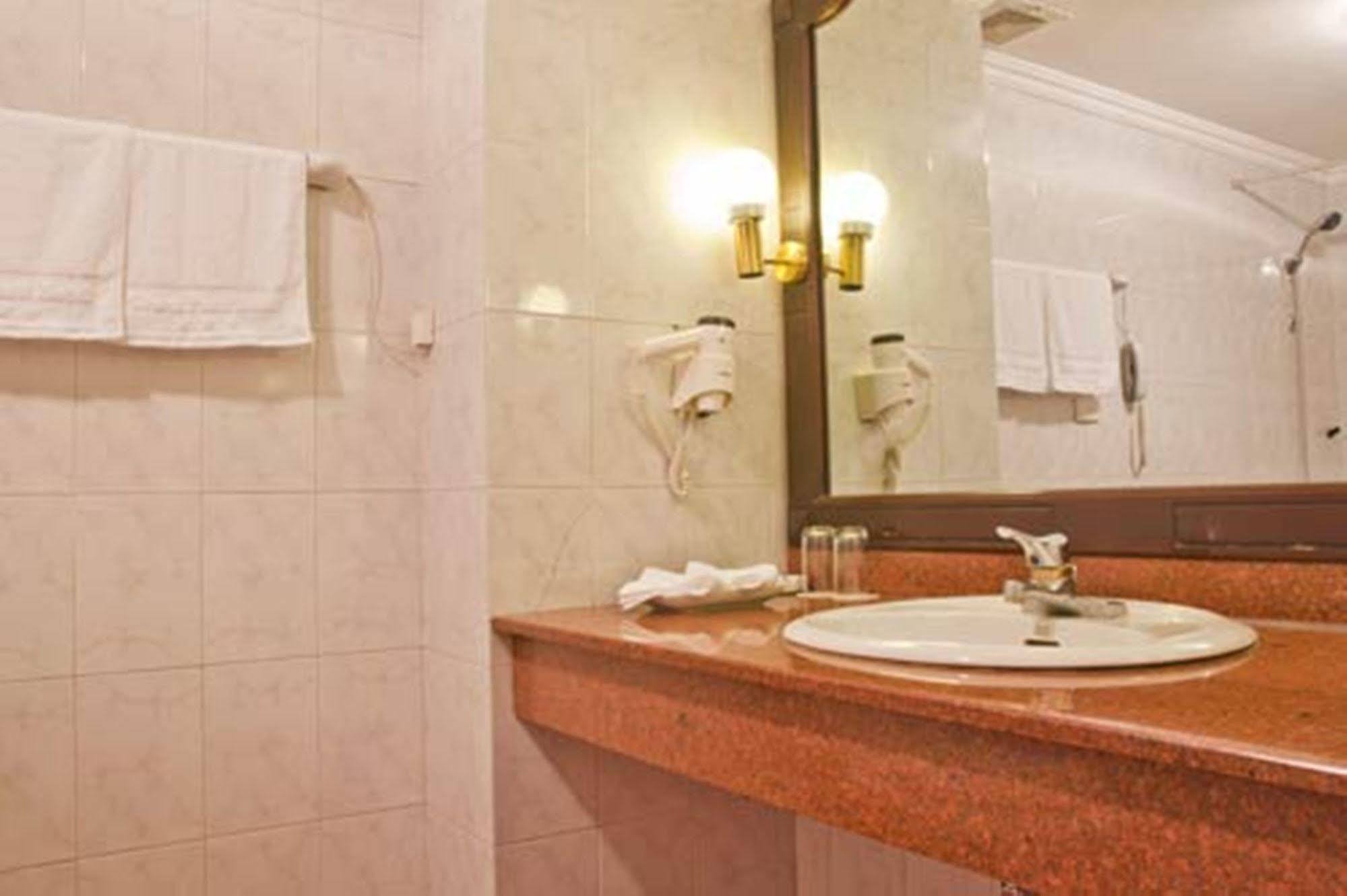 Green Park Hotel Hanoi Exteriör bild